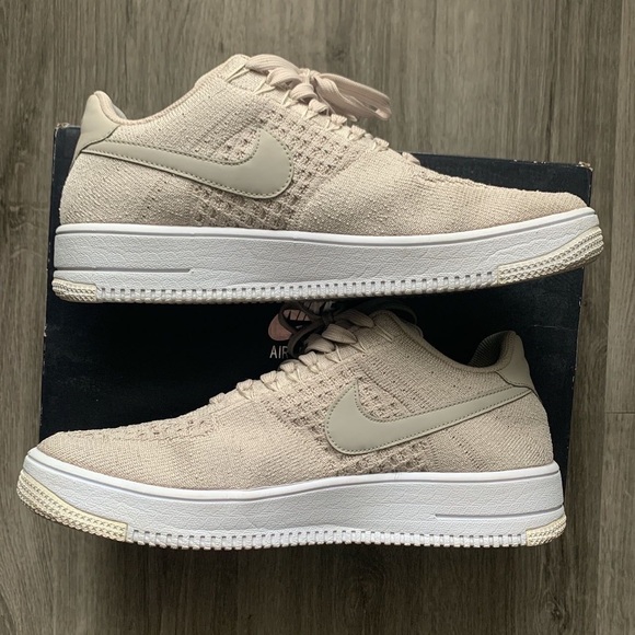 Nike AF1 Ultra Flynit Low Size 10.5 Mens - Picture 2 of 4